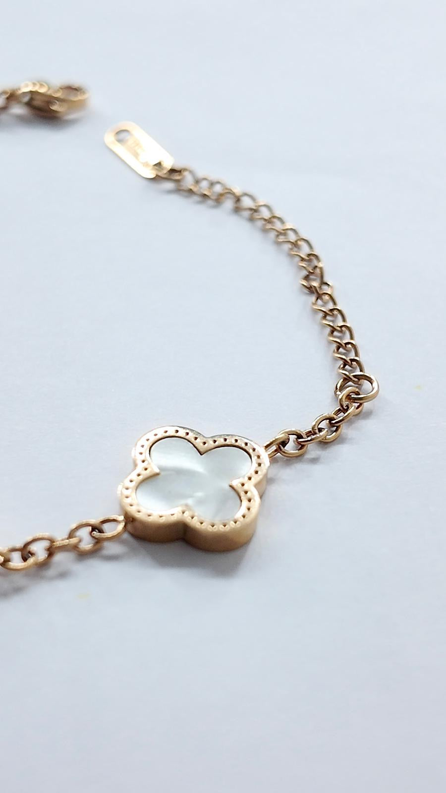 Presence Pearl White