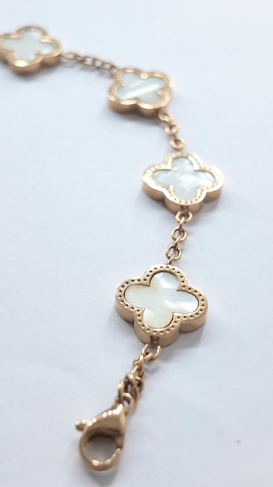 Presence Pearl White